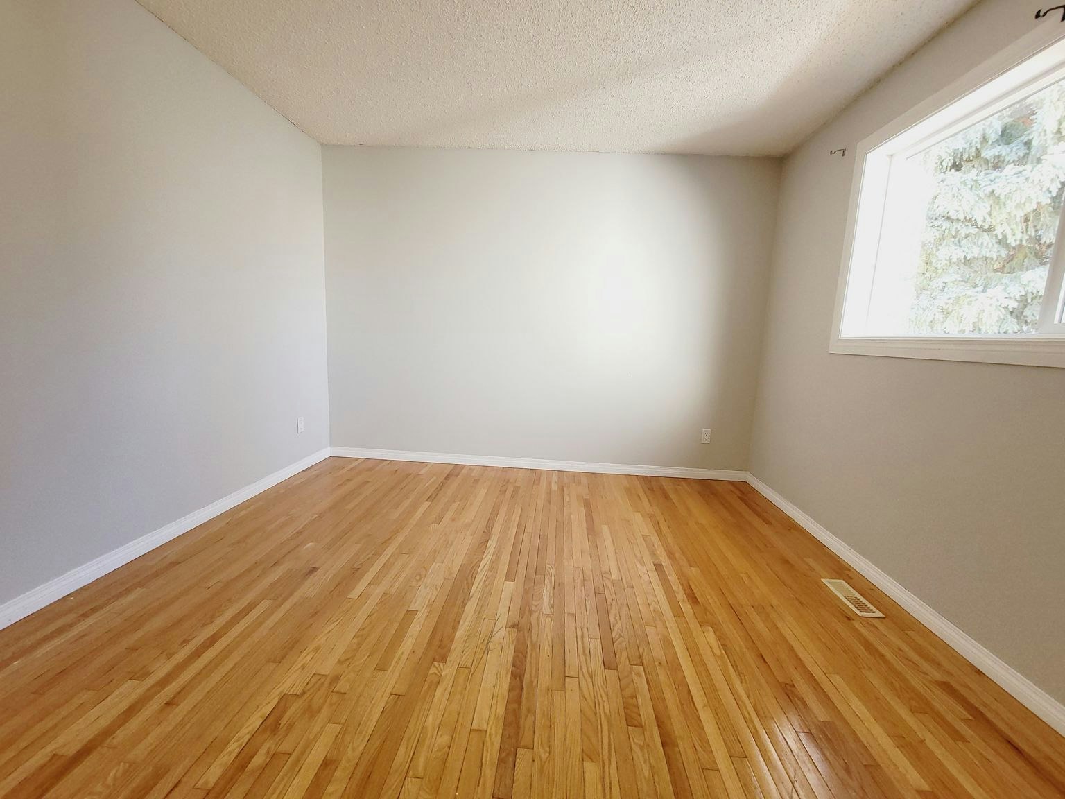 20-20 Woodvale Village NW, Edmonton, AB, T6L 1W4 - 5