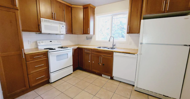 20-20 Woodvale Village NW, Edmonton, AB, T6L 1W4