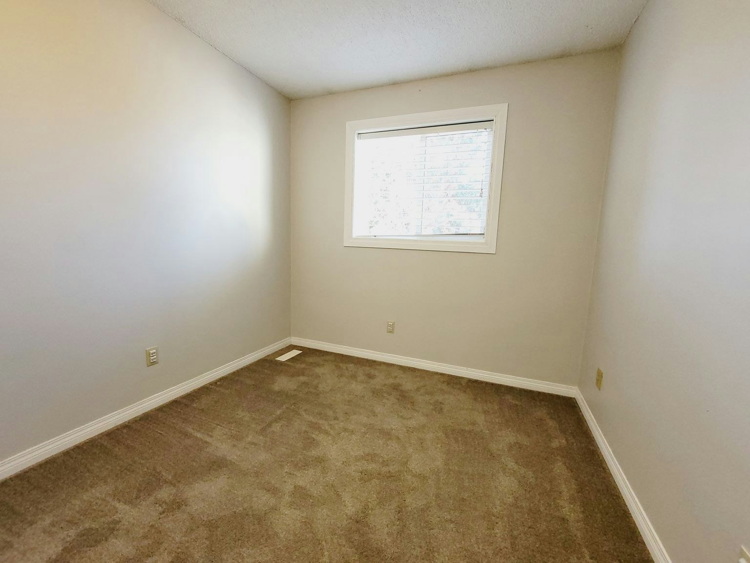 20-20 Woodvale Village NW, Edmonton, AB, T6L 1W4 - 10