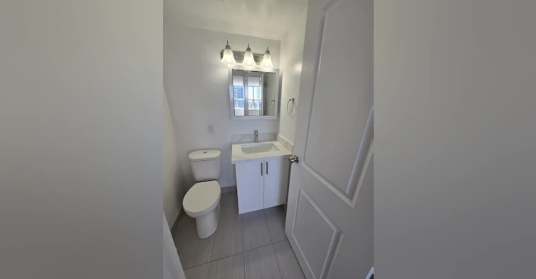66 Broadway Avenue, Toronto, ON, M4P 1T6 - 25