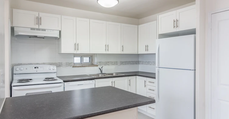 11 Shallmar Boulevard, Toronto, ON, M5N 1J6 - 7