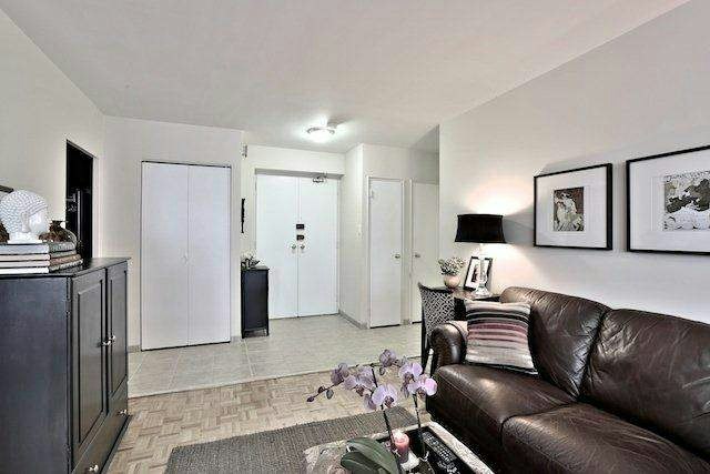 11 Shallmar Boulevard, Toronto, ON, M5N 1J6 - 2