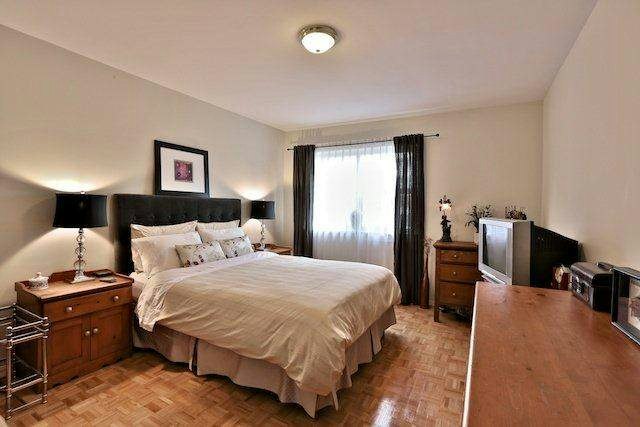 11 Shallmar Boulevard, Toronto, ON, M5N 1J6 - 4