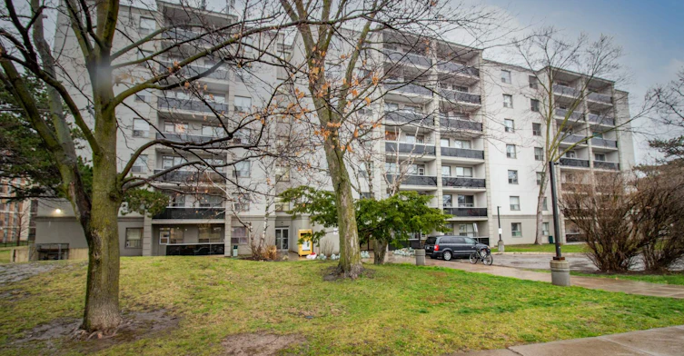 7471 Yonge Street, Markham, ON, L3T 2C1 - 3
