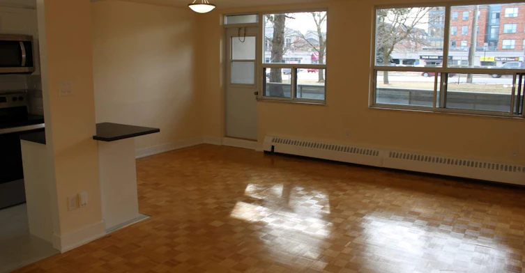 7471 Yonge Street, Markham, ON, L3T 2C1 - 7
