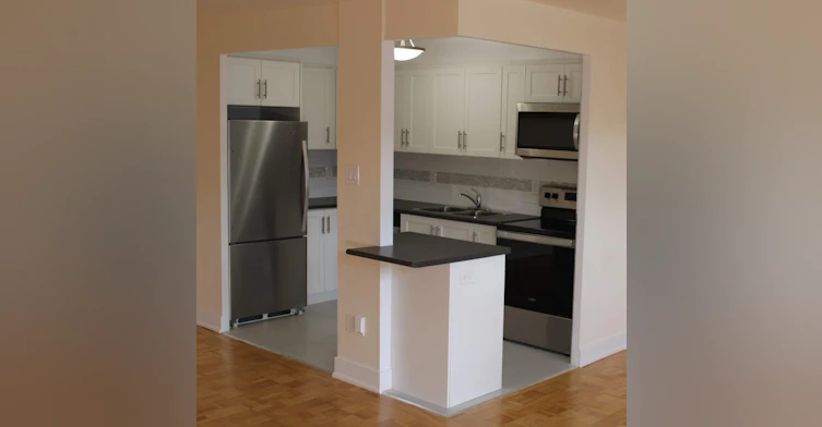 7471 Yonge Street, Markham, ON, L3T 2C1 - 9