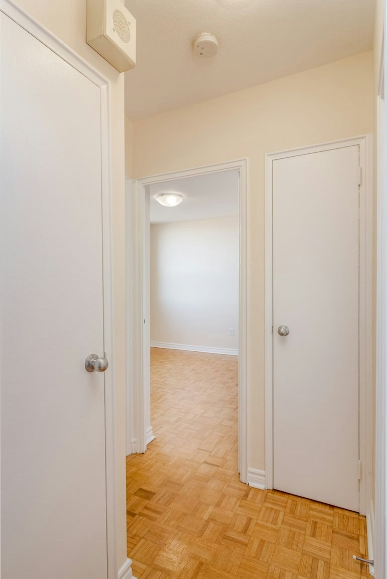 45 Oakmount Road, Toronto, ON, M6P 2L4 - 9