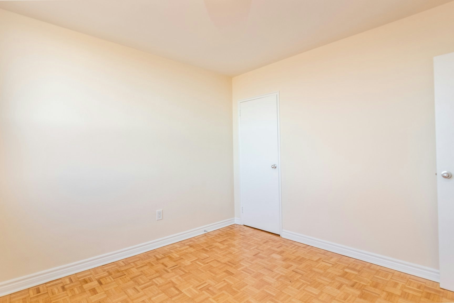 45 Oakmount Road, Toronto, ON, M6P 2L4 - 12