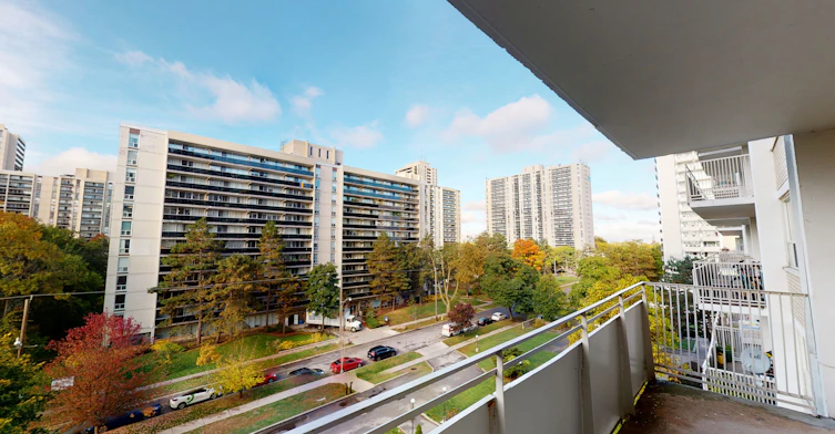 45 Oakmount Road, Toronto, ON, M6P 2L4 - 4