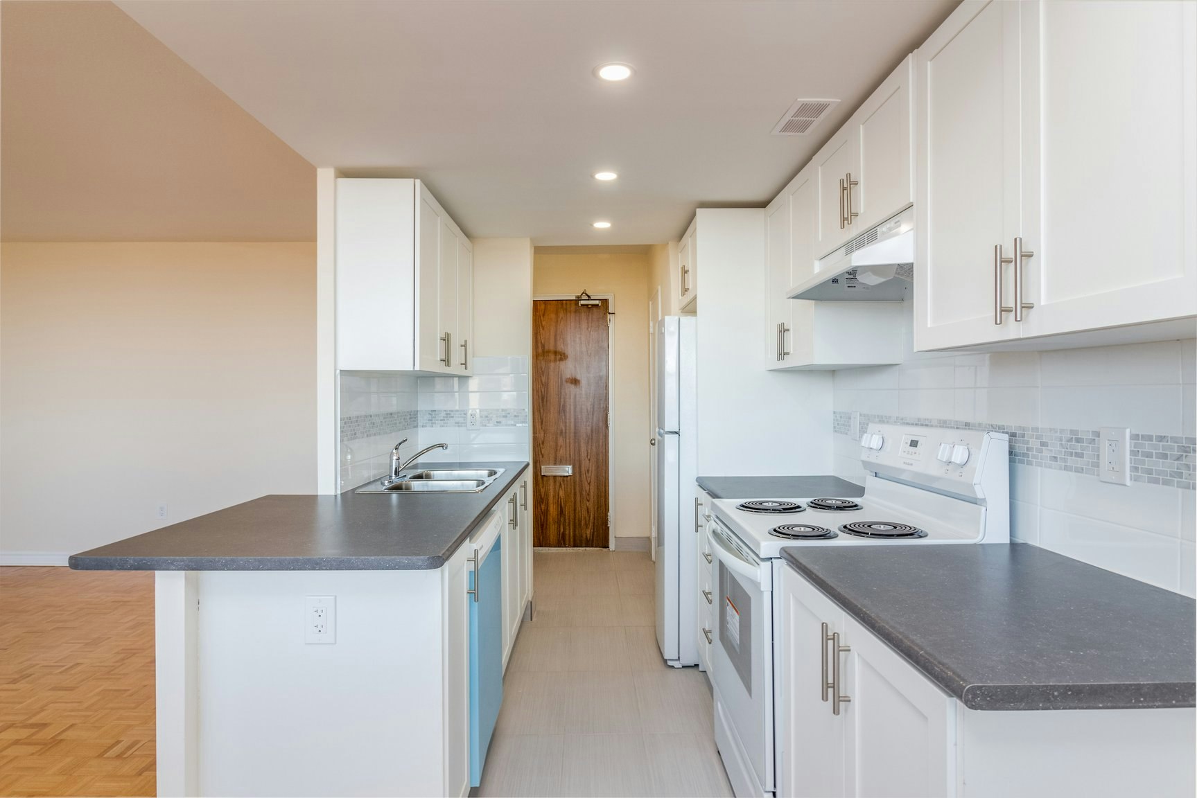 55 Oakmount Road, Toronto, ON, M6P 2M5 - 6