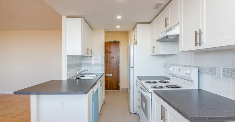 55 Oakmount Road, Toronto, ON, M6P 2M5 - 6