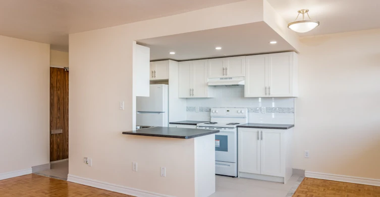 55 Oakmount Road, Toronto, ON, M6P 2M5 - 4
