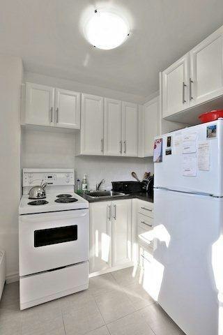 55 Oakmount Road, Toronto, ON, M6P 2M5 - 4