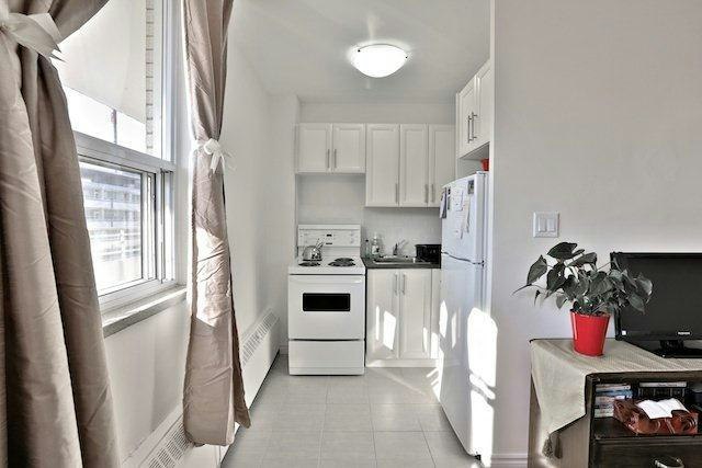 55 Oakmount Road, Toronto, ON, M6P 2M5 - 5