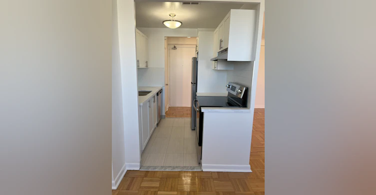 21 Tichester Road, Toronto, ON, M5P 3M4 - 4