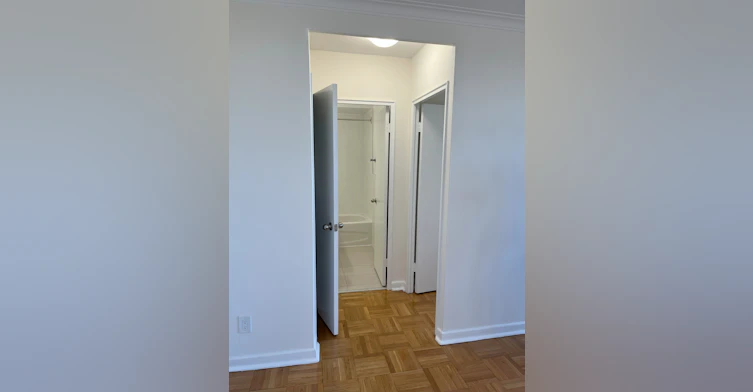 21 Tichester Road, Toronto, ON, M5P 3M4 - 9