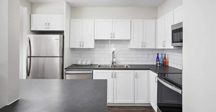 0616-301 Dixon Road, Toronto, ON, M9R 1S2 - 7