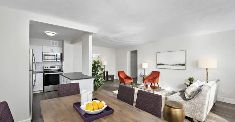 1607-301 Dixon Road, Toronto, ON, M9R 1S2 - 4