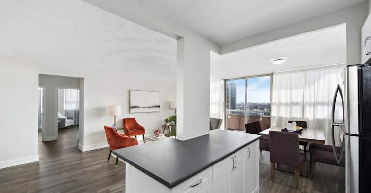0611-301 Dixon Road, Toronto, ON, M9R 1S2 - 2