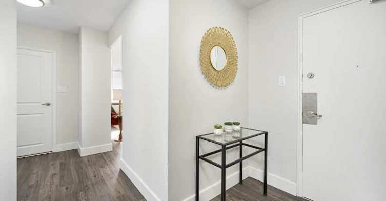 0611-301 Dixon Road, Toronto, ON, M9R 1S2 - 3