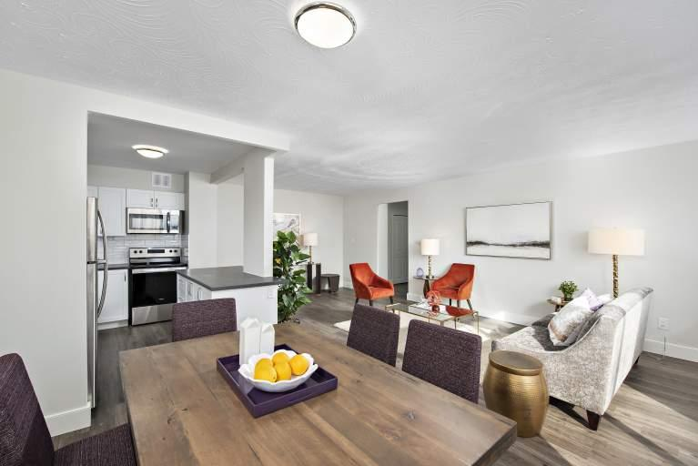 0611-301 Dixon Road, Toronto, ON, M9R 1S2 - 4