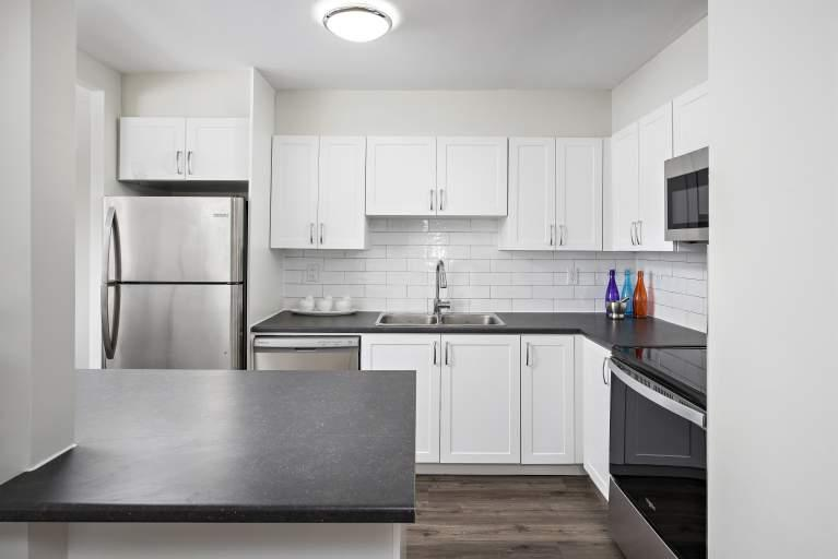 0611-301 Dixon Road, Toronto, ON, M9R 1S2 - 7