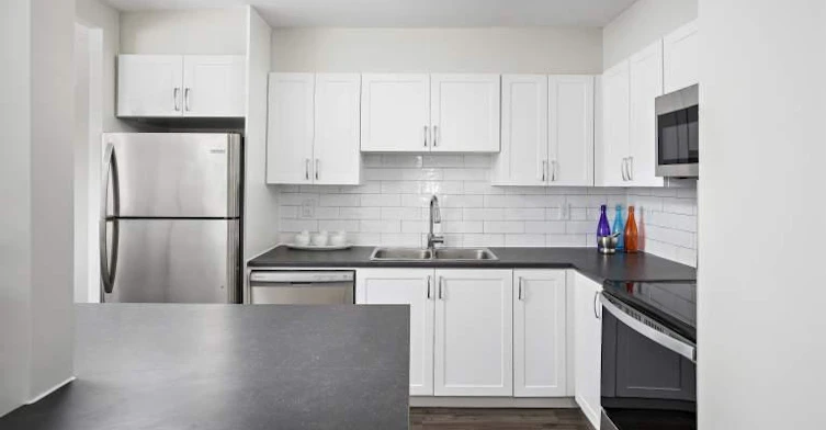 0611-301 Dixon Road, Toronto, ON, M9R 1S2 - 7
