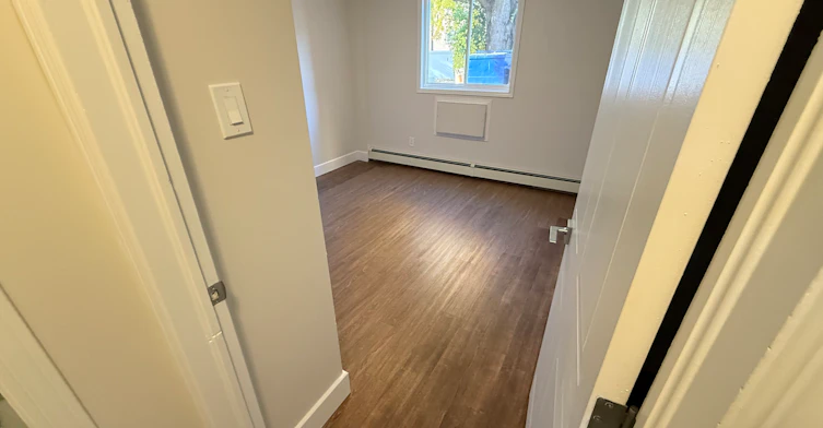 1-1660 Russell Road, Ottawa, ON, K1G 0M8 - 11
