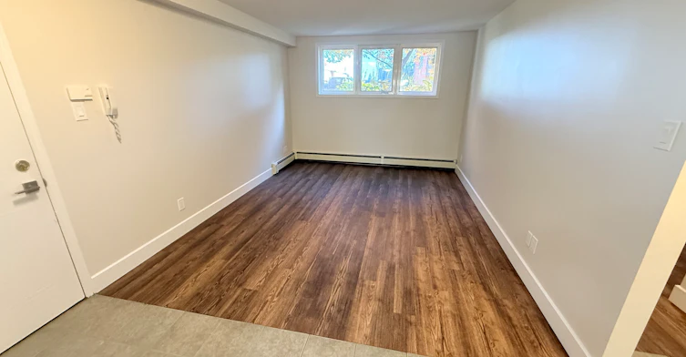 1-1660 Russell Road, Ottawa, ON, K1G 0M8 - 9