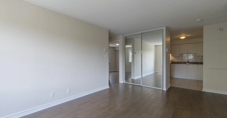 6-1662 Russell Road, Ottawa, ON, K1G 0M8 - 6
