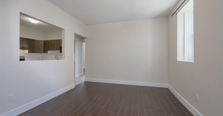 6-385 Bell Street South, Ottawa, ON, K1S 4K3 - 4