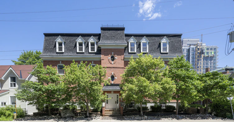 16-385 Bell Street South, Ottawa, ON, K1S 4K3