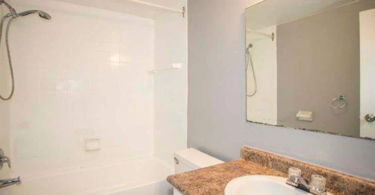 3125 Sandwich Street, Windsor, ON, N9C 1A7 - 3