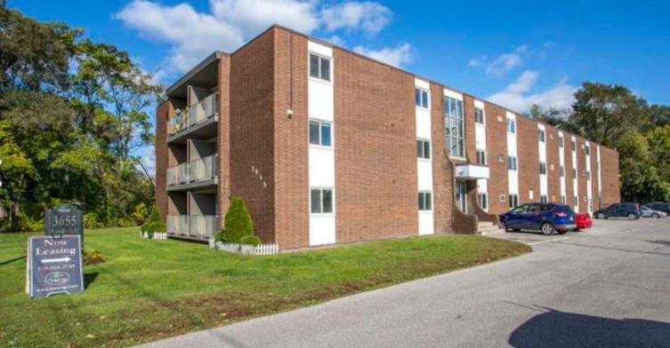 3655 Sandwich Street, Windsor, ON, N8Y 1G4 - 5