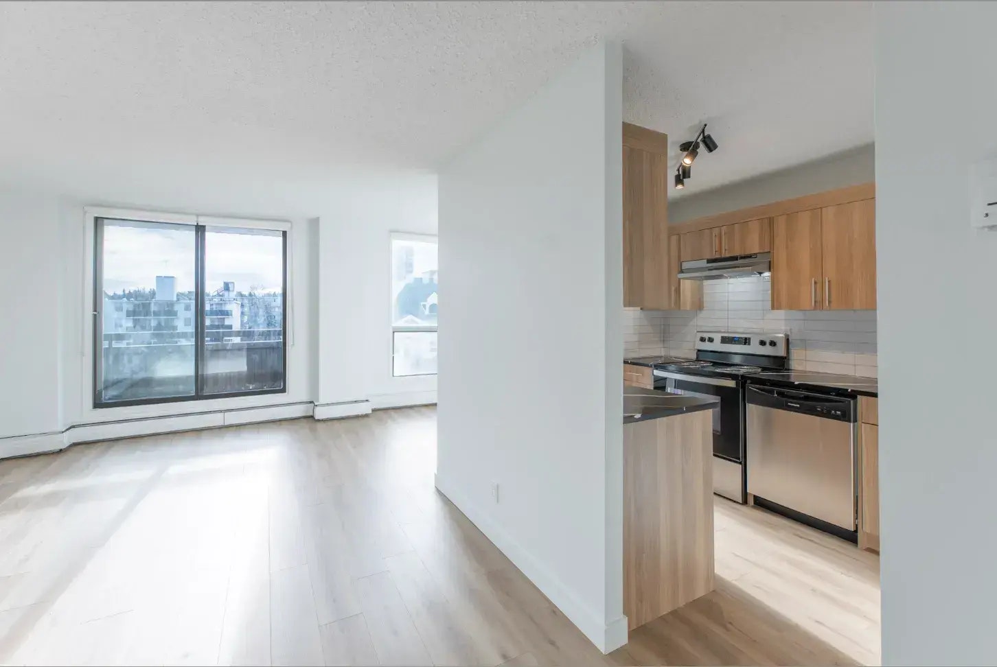 301-1228 13 Avenue SW, Calgary, AB, T3C 0T1 - 2