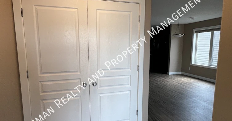 A-145 Mcintyre Street N, Regina, SK, S4R 3B6 - 8