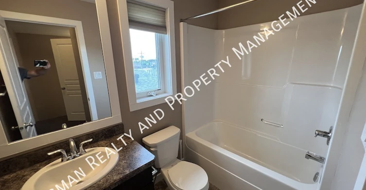 A-145 Mcintyre Street N, Regina, SK, S4R 3B6 - 13