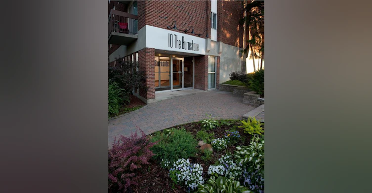 409-10 Burnside Avenue, Ottawa, ON, K1Y 2L9
