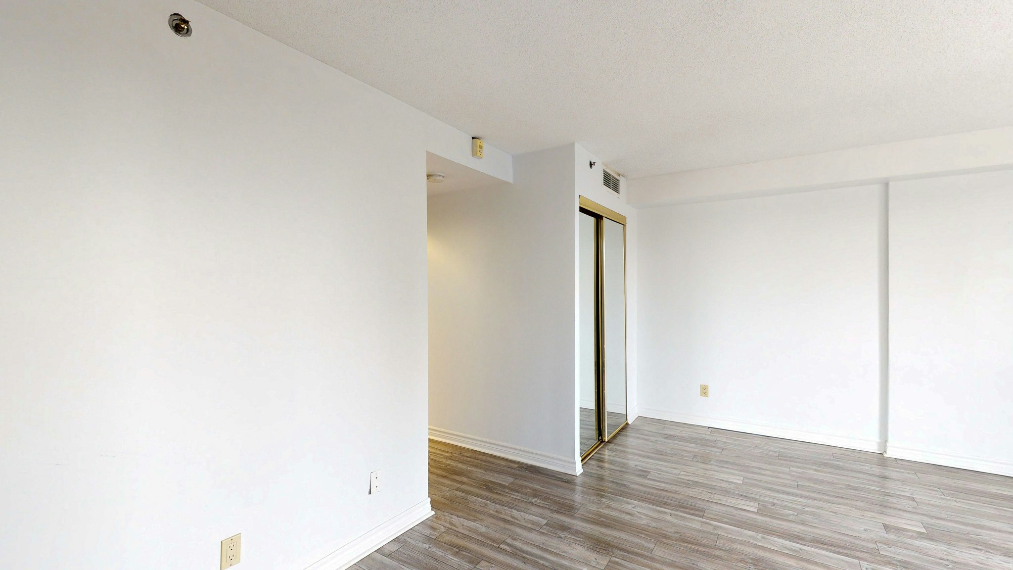 202-341 Maclaren Street, Ottawa, ON, K2P 2E2 - 8