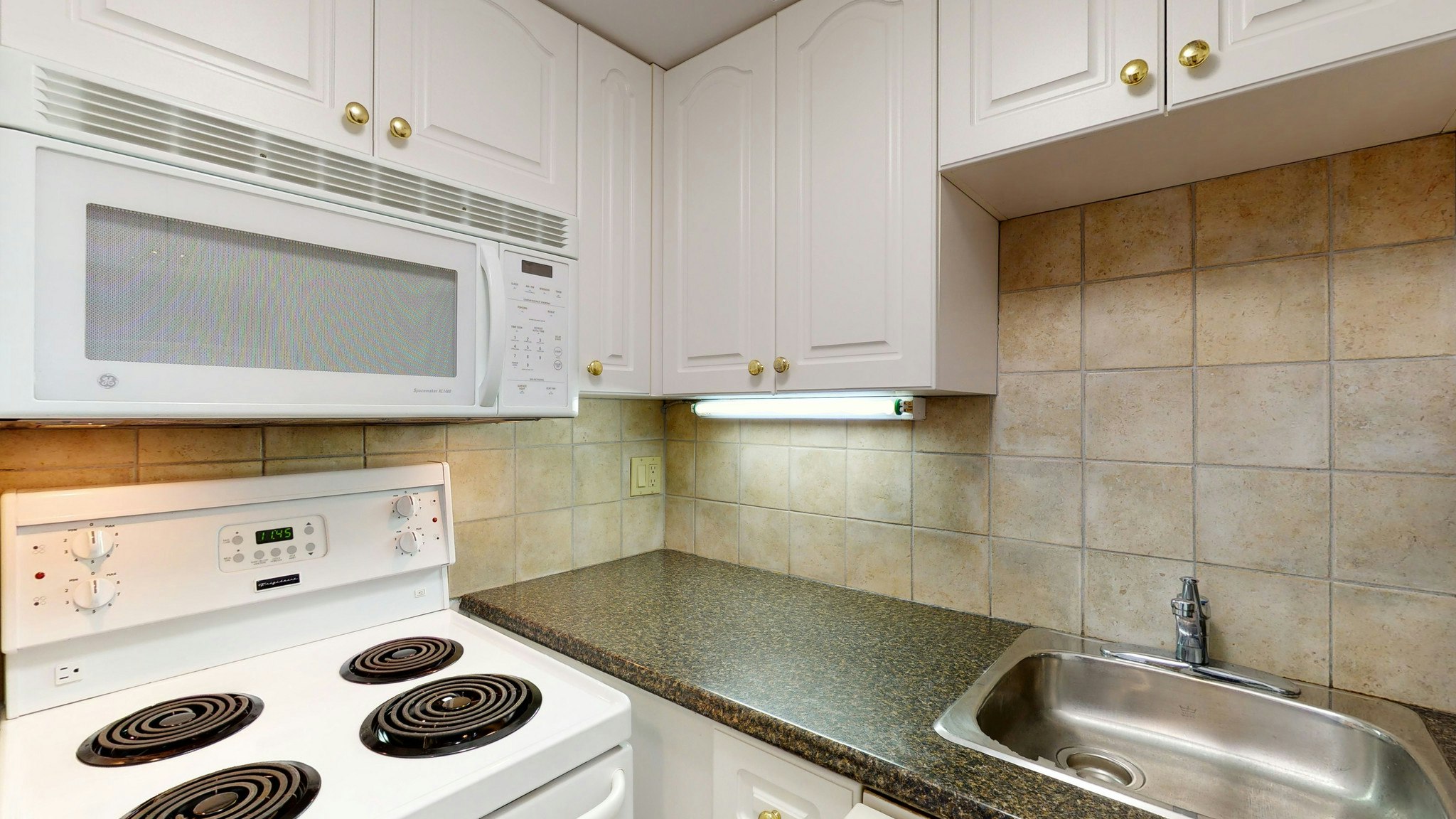 202-341 Maclaren Street, Ottawa, ON, K2P 2E2 - 5