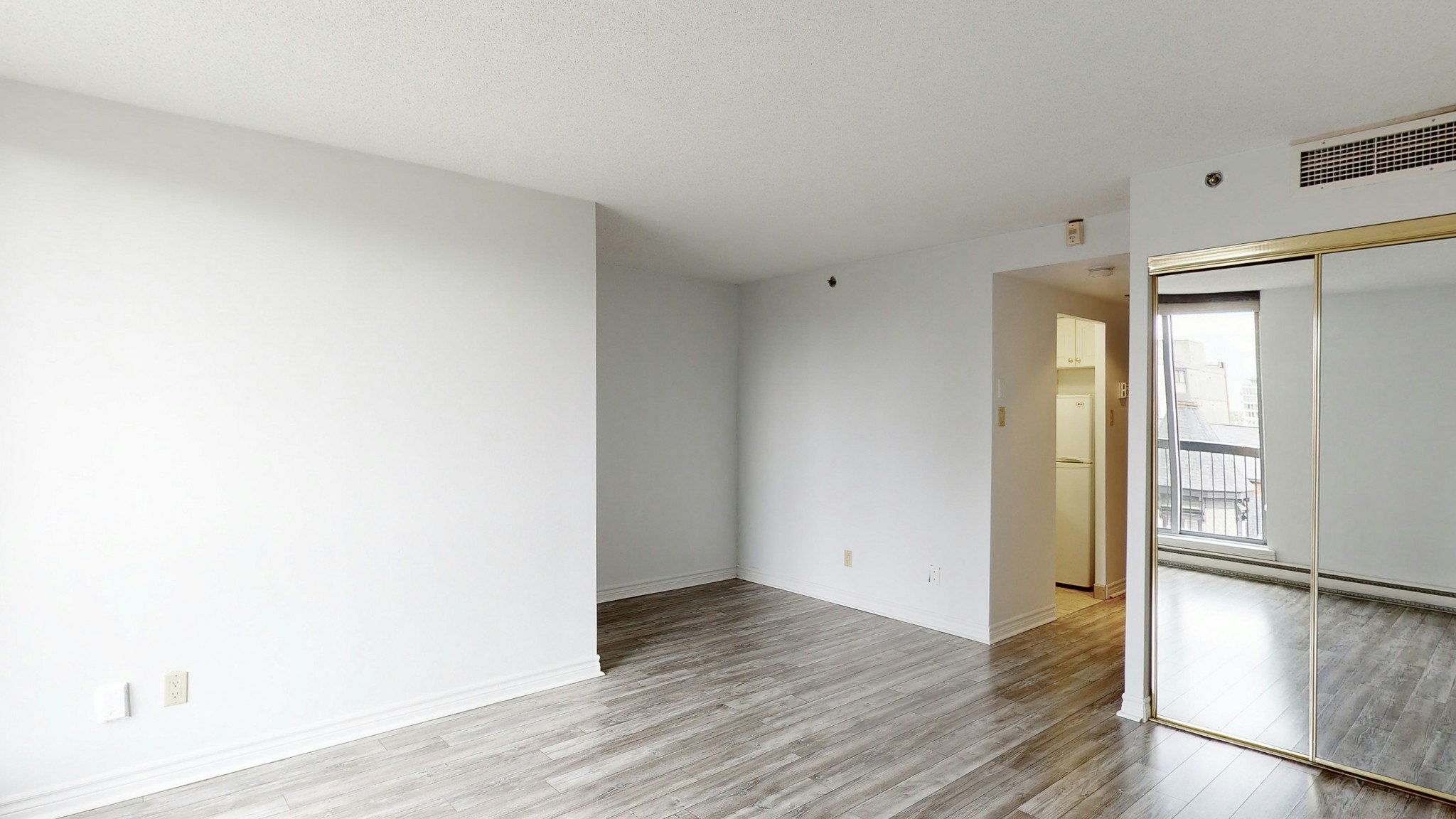 202-341 Maclaren Street, Ottawa, ON, K2P 2E2 - 6