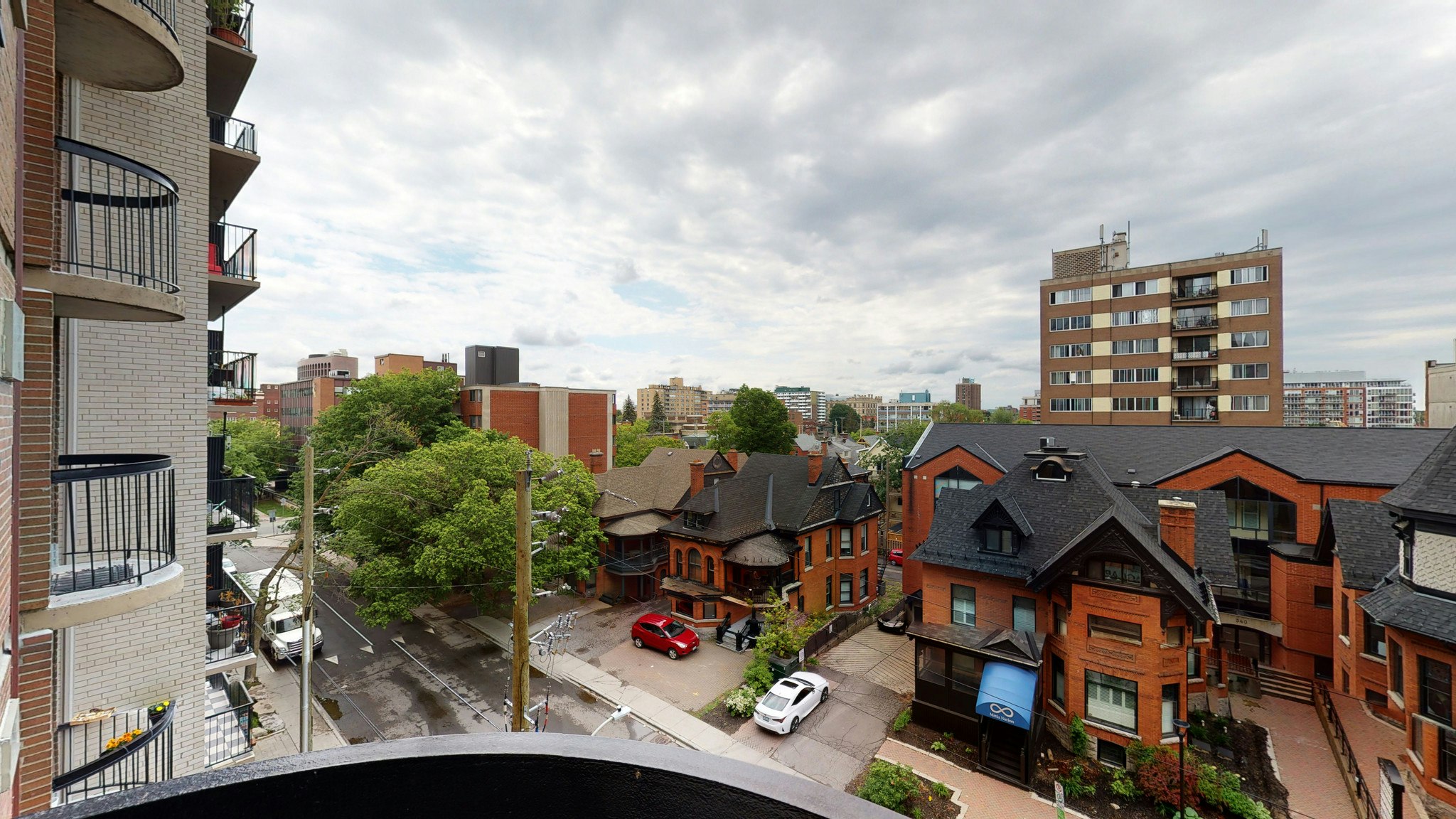 202-341 Maclaren Street, Ottawa, ON, K2P 2E2