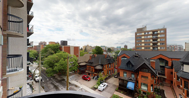 202-341 Maclaren Street, Ottawa, ON, K2P 2E2