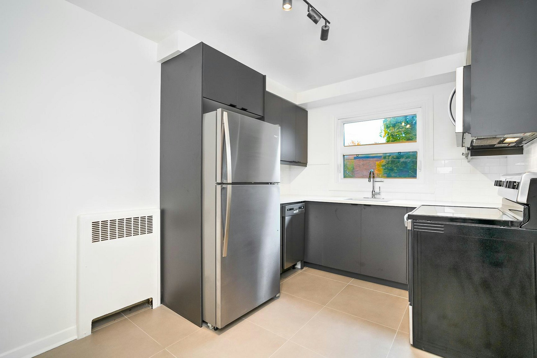16-3871 Beaubien Rue Est, Montréal, QC, H1X 1H4