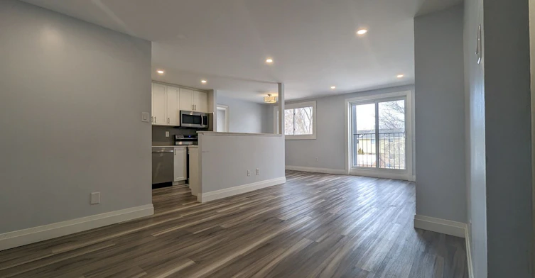 301-581 Strasburg Road, Kitchener, ON, N2E 1P2 - 4