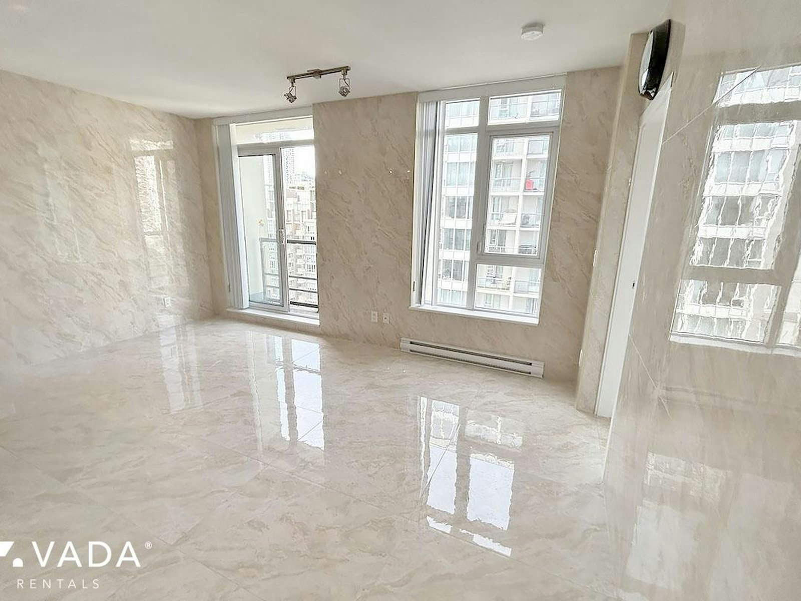 801-1001 Homer Street, Vancouver, BC, V6B 1M9 - 3