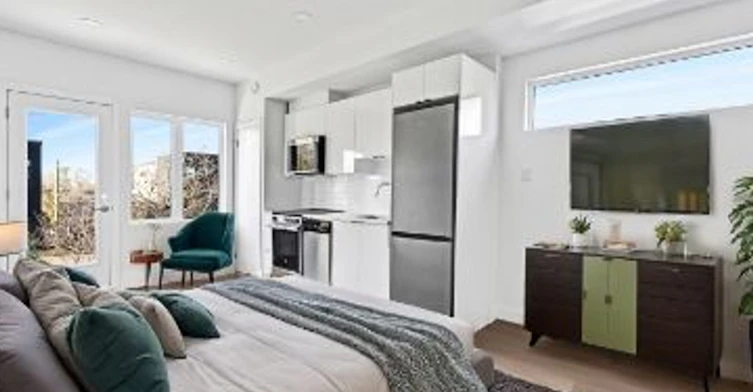 202-368 Tweedsmuir Avenue, Ottawa, ON, K1Z 5N4 - 2