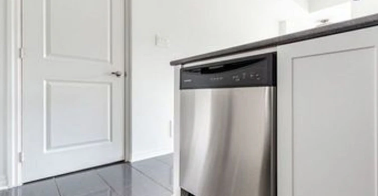 1-109 Fairweather Street, Ottawa, ON, K1T 3W6 - 8