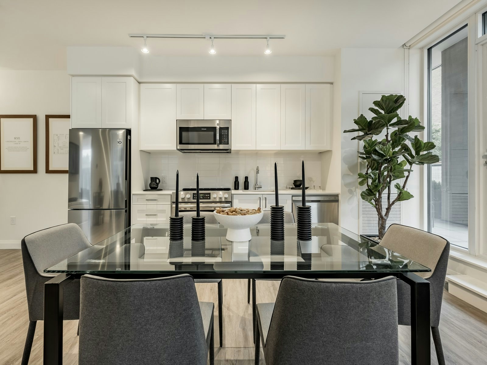 Tobermory-299 The Kingsway, Toronto, ON, M9A 0E7 - 7