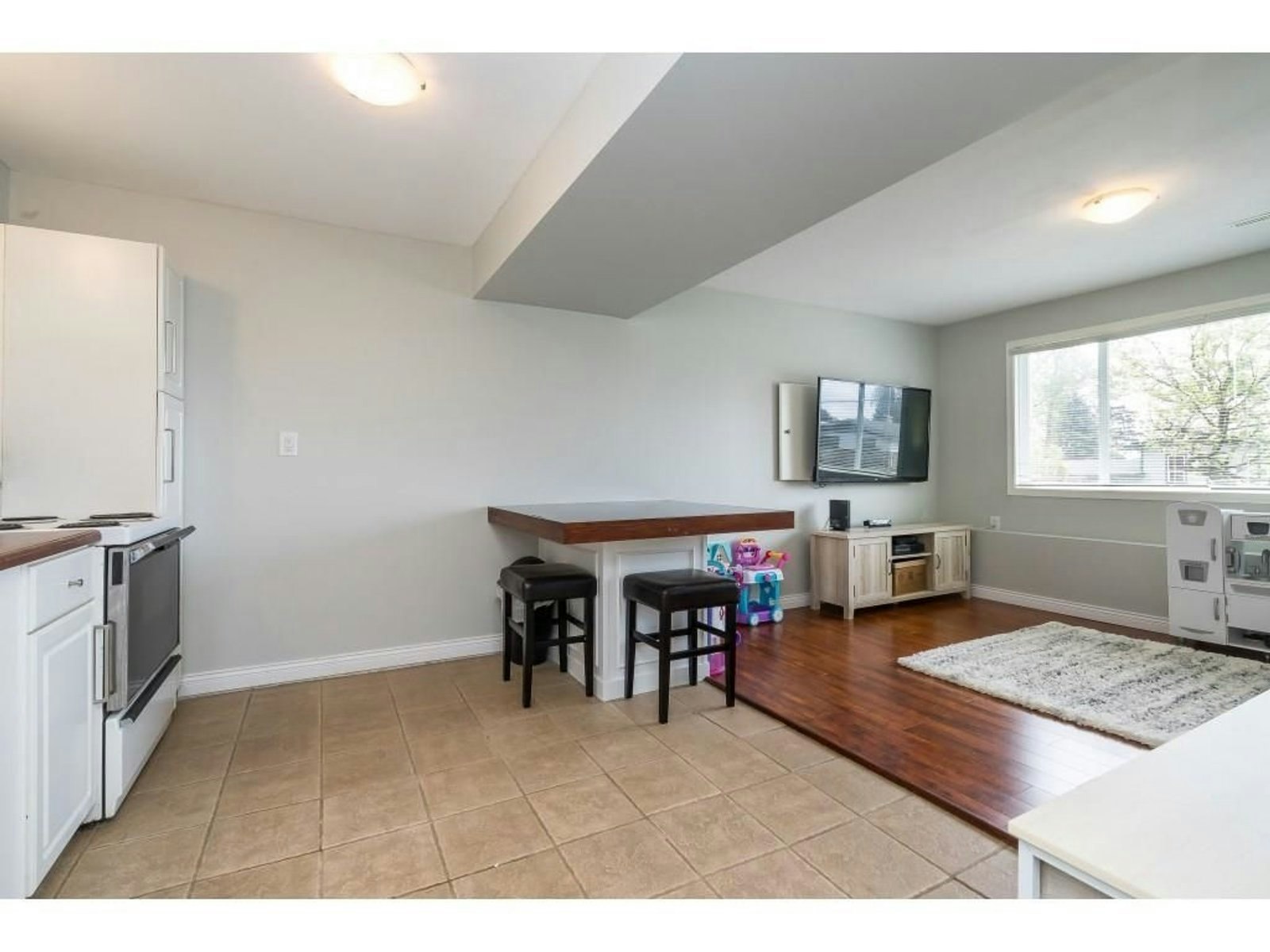 Main-33251 Rose Avenue, Mission, BC, V2V 4Z4 - 8